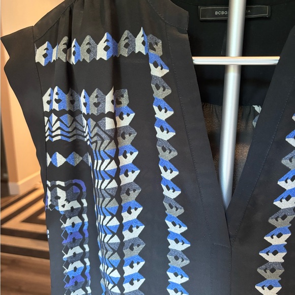 BCBG M flowy little shift dress - Picture 2 of 4